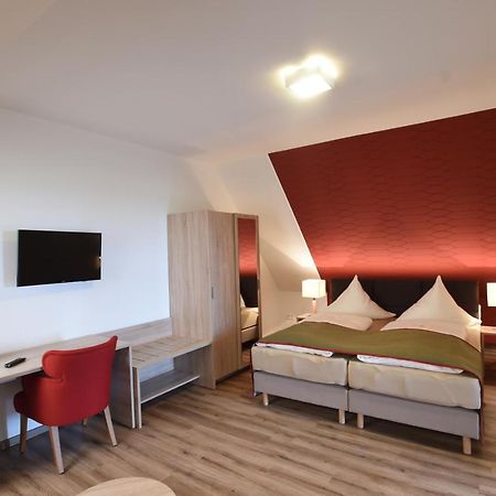 Hotel Neue Hoehe Klingenberg Buitenkant foto