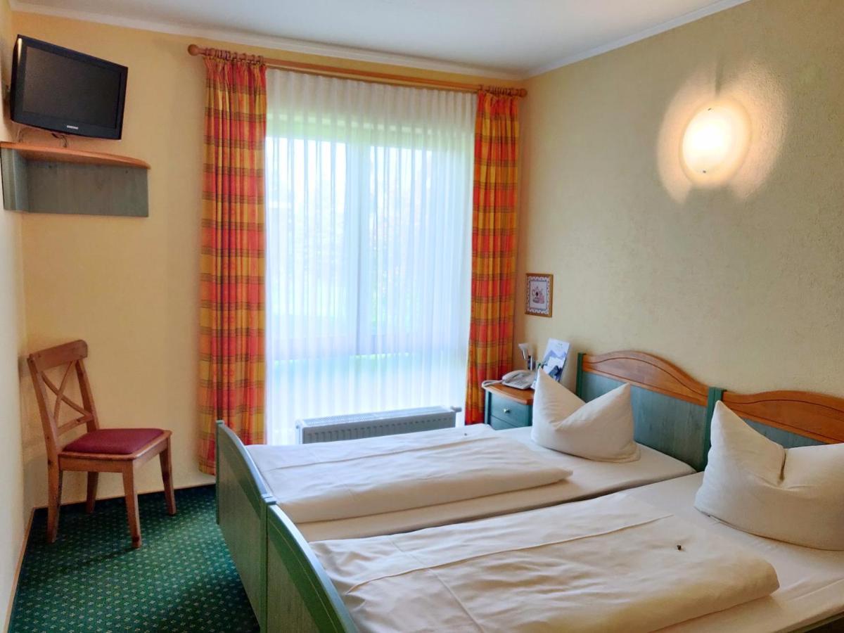 Hotel Neue Hoehe Klingenberg Buitenkant foto
