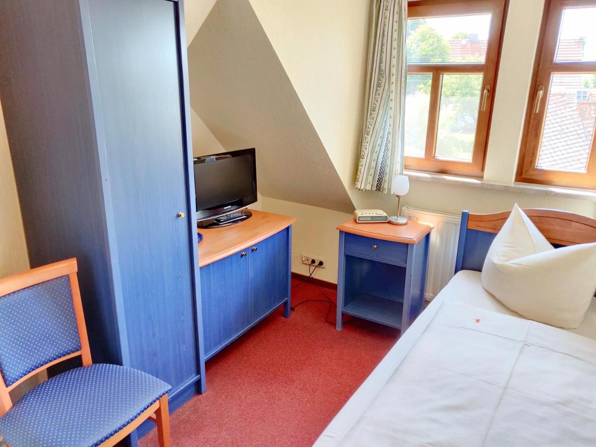Hotel Neue Hoehe Klingenberg Buitenkant foto