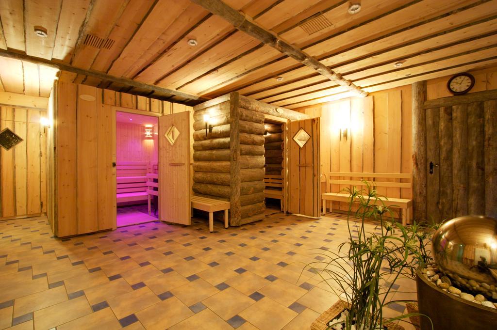 Hotel Neue Hoehe Klingenberg Buitenkant foto